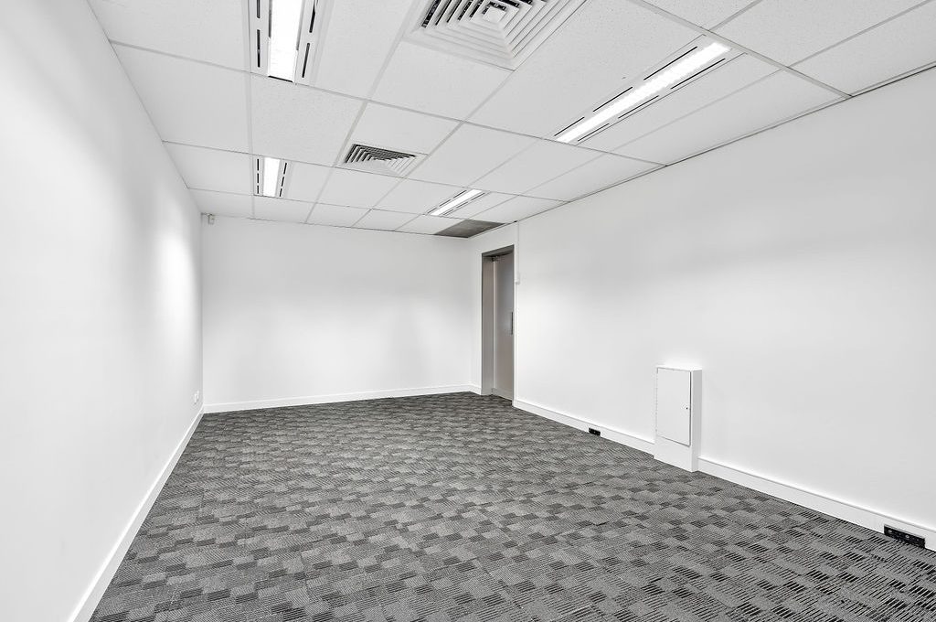 301-coronation-dr-16